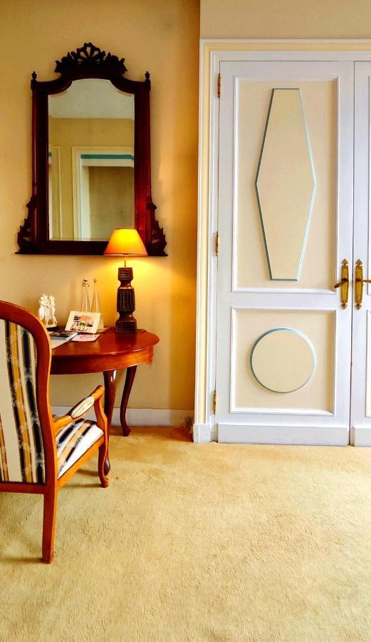 Logis Hotels Domaine Du Chatelard Dirac ภายนอก รูปภาพ