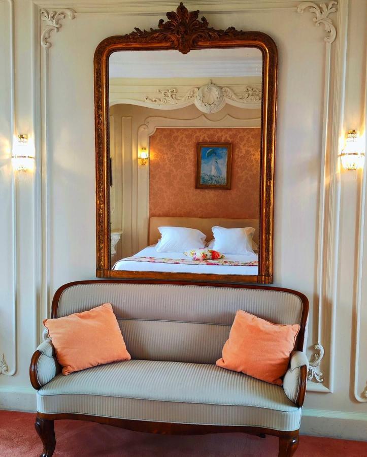 Logis Hotels Domaine Du Chatelard Dirac ภายนอก รูปภาพ