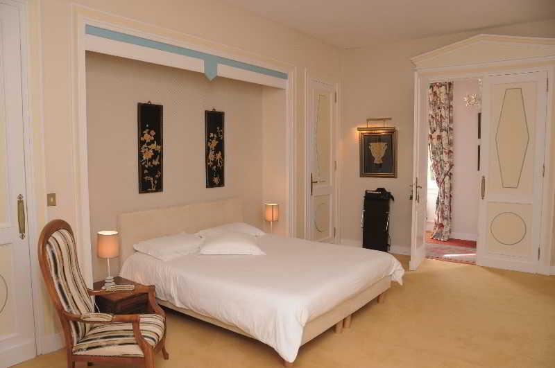 Logis Hotels Domaine Du Chatelard Dirac ภายนอก รูปภาพ