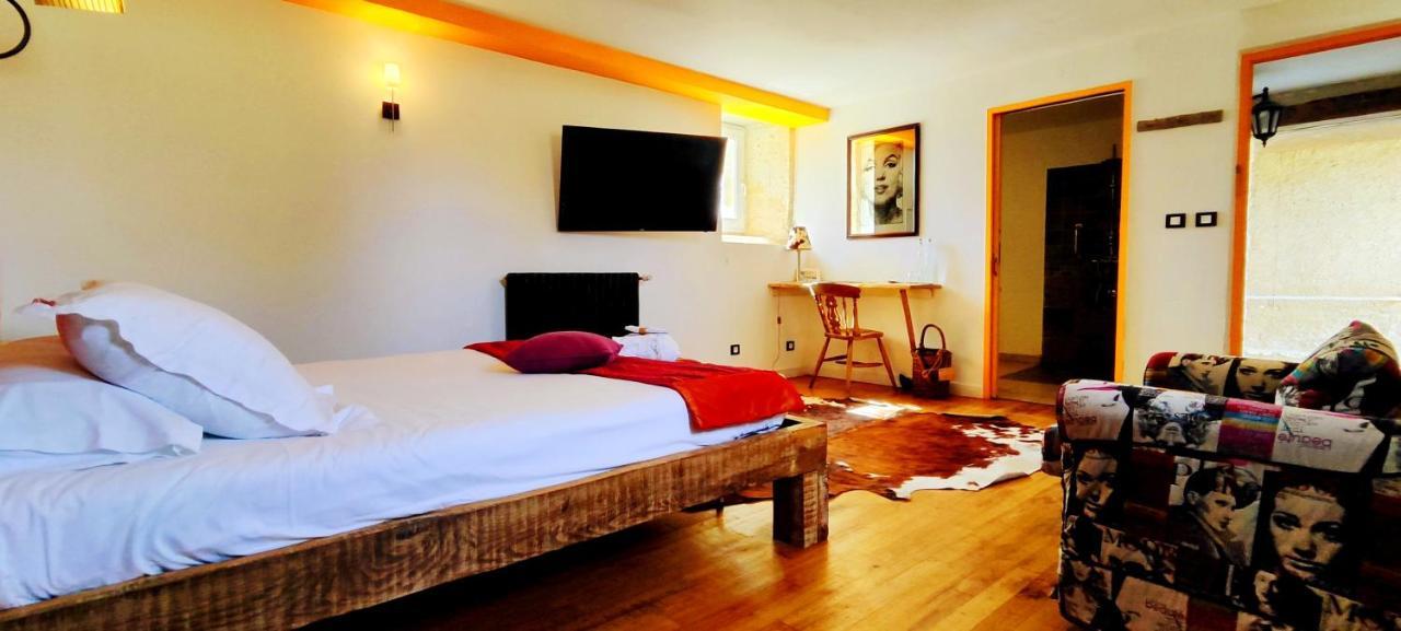 Logis Hotels Domaine Du Chatelard Dirac ภายนอก รูปภาพ