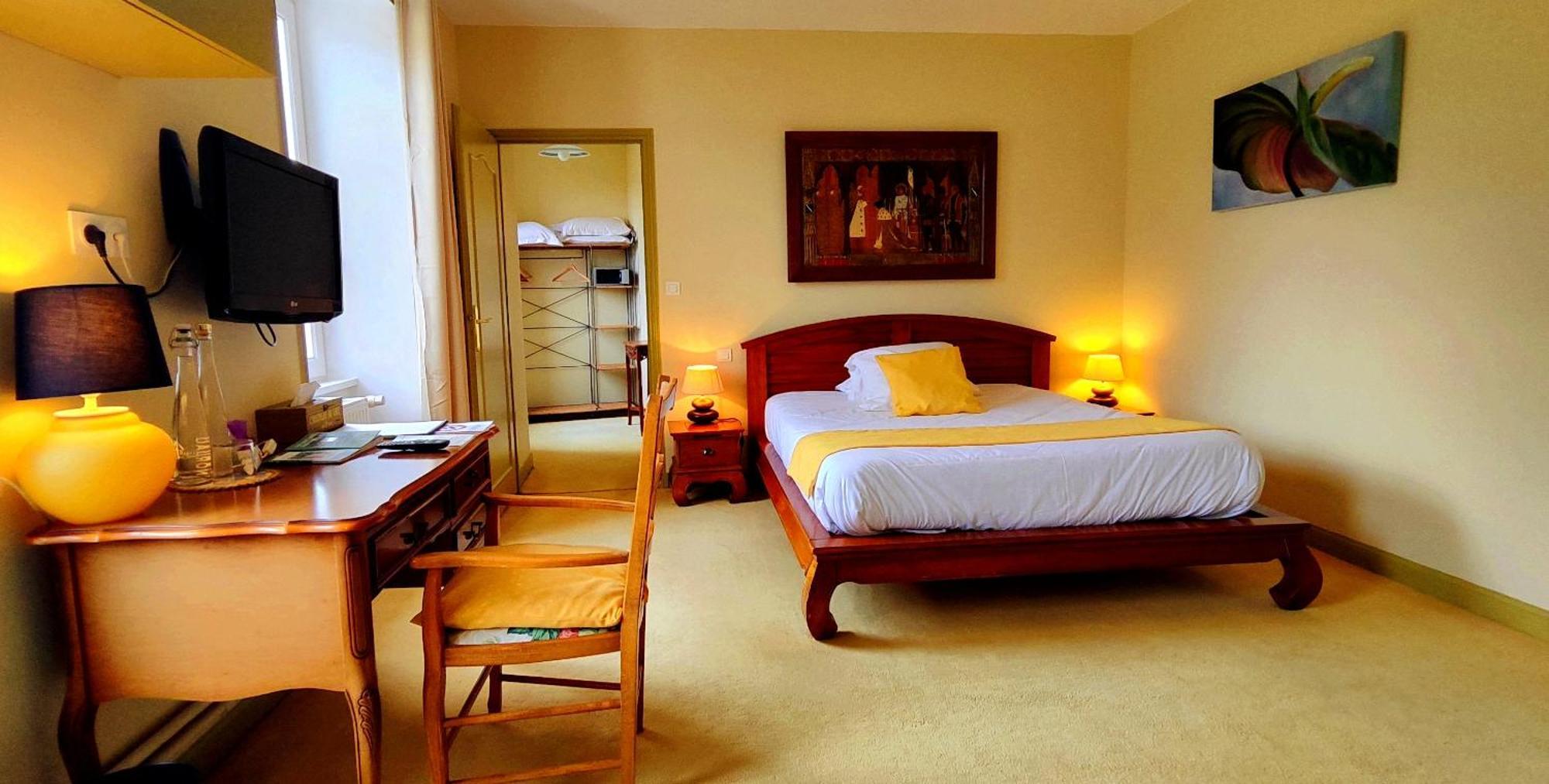 Logis Hotels Domaine Du Chatelard Dirac ภายนอก รูปภาพ