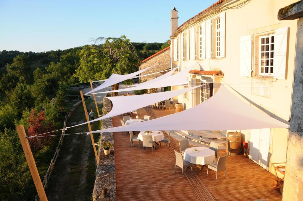 Logis Hotels Domaine Du Chatelard Dirac ภายนอก รูปภาพ