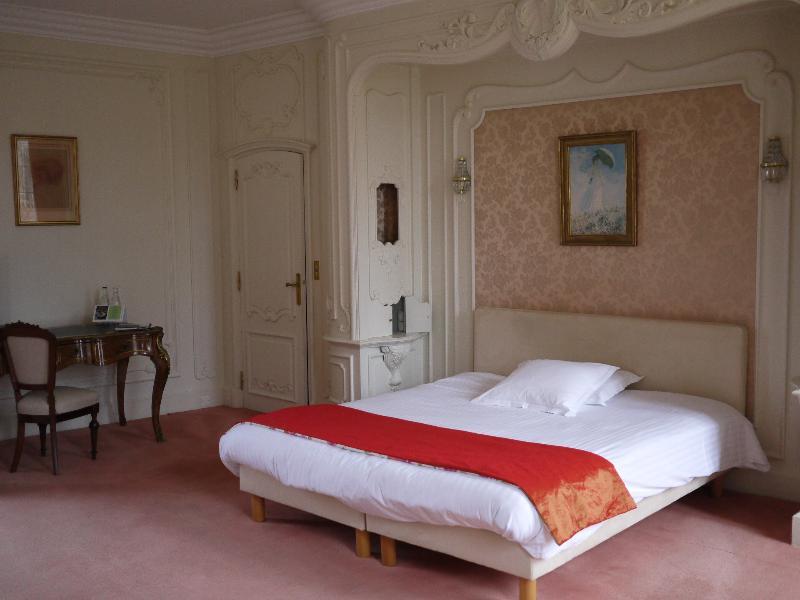 Logis Hotels Domaine Du Chatelard Dirac ภายนอก รูปภาพ